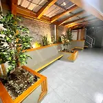 Apartaestudios Limsor Town Beach