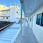 Apartaestudios Limsor Town Beach